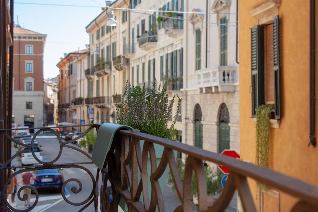 Domus Suites Verona Esterno foto